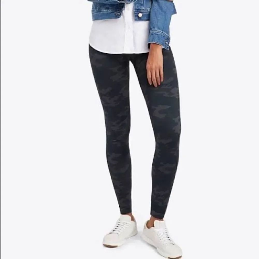 Spanx Look At Me Now Leggings - Black Camo